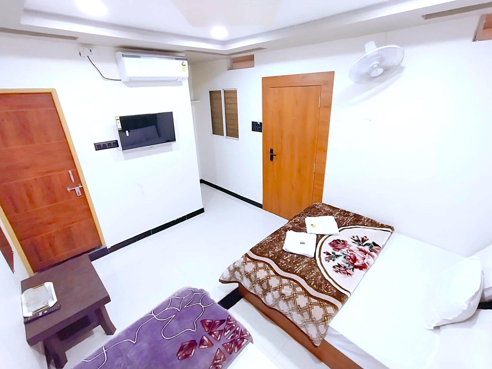 Hotel Shreem Ujjain Exterior photo